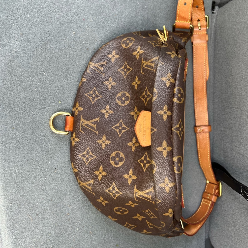 Authentic Louis Vuitton bum bag